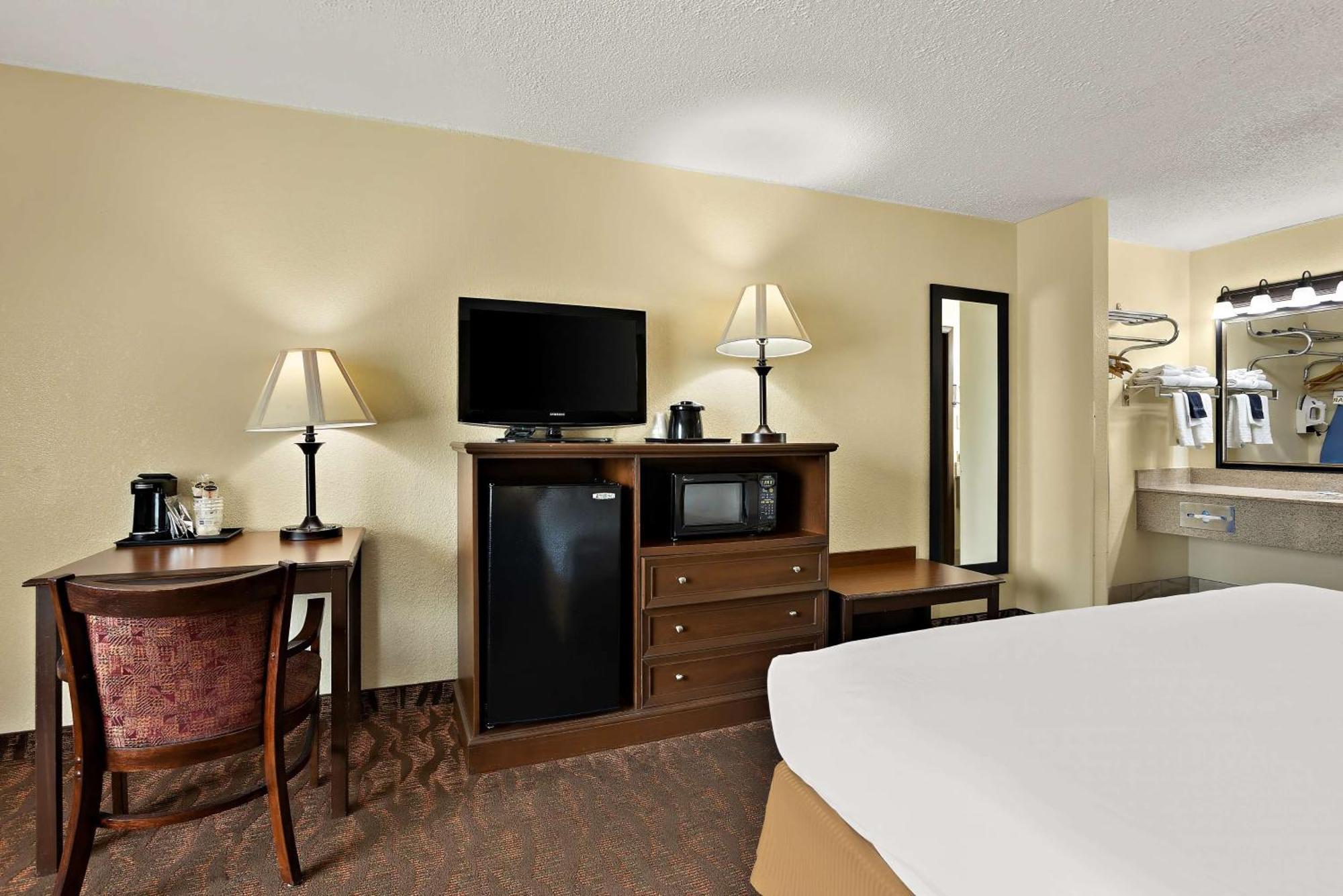 Best Western Center Pointe Inn Branson Exterior photo