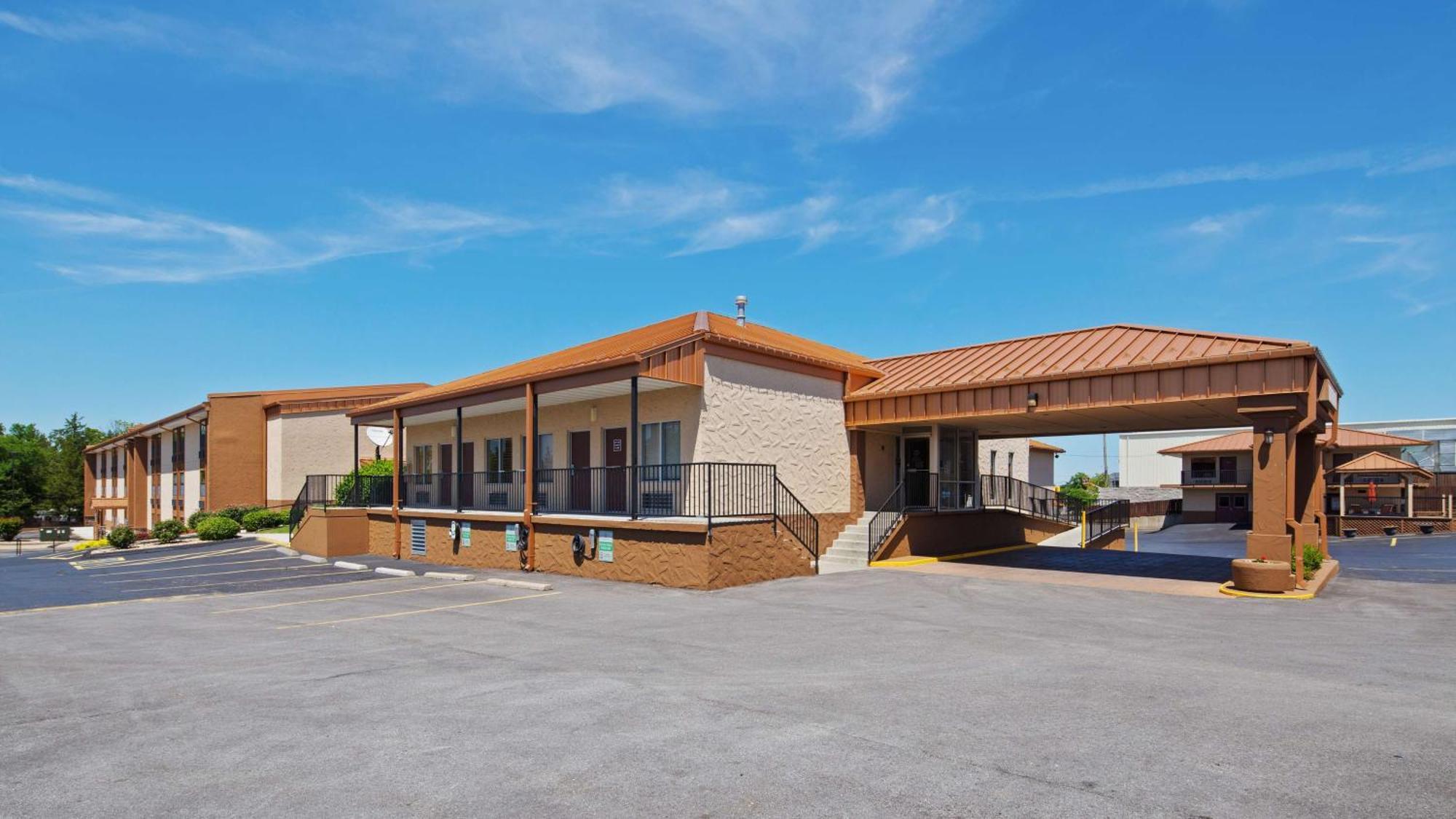 Best Western Center Pointe Inn Branson Exterior photo